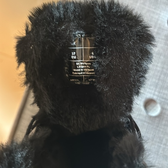 COPY - Dr Martens LEONA FAUX FUR PLATFORM LEATHER BOOTS - Picture 16 of 16